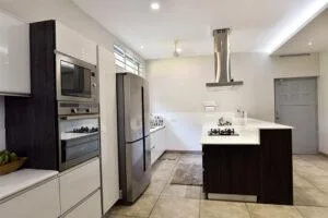 parkland-home-solutions-thrissur-white-modular-kitchen-interior-designers-in-thrissur-kerala